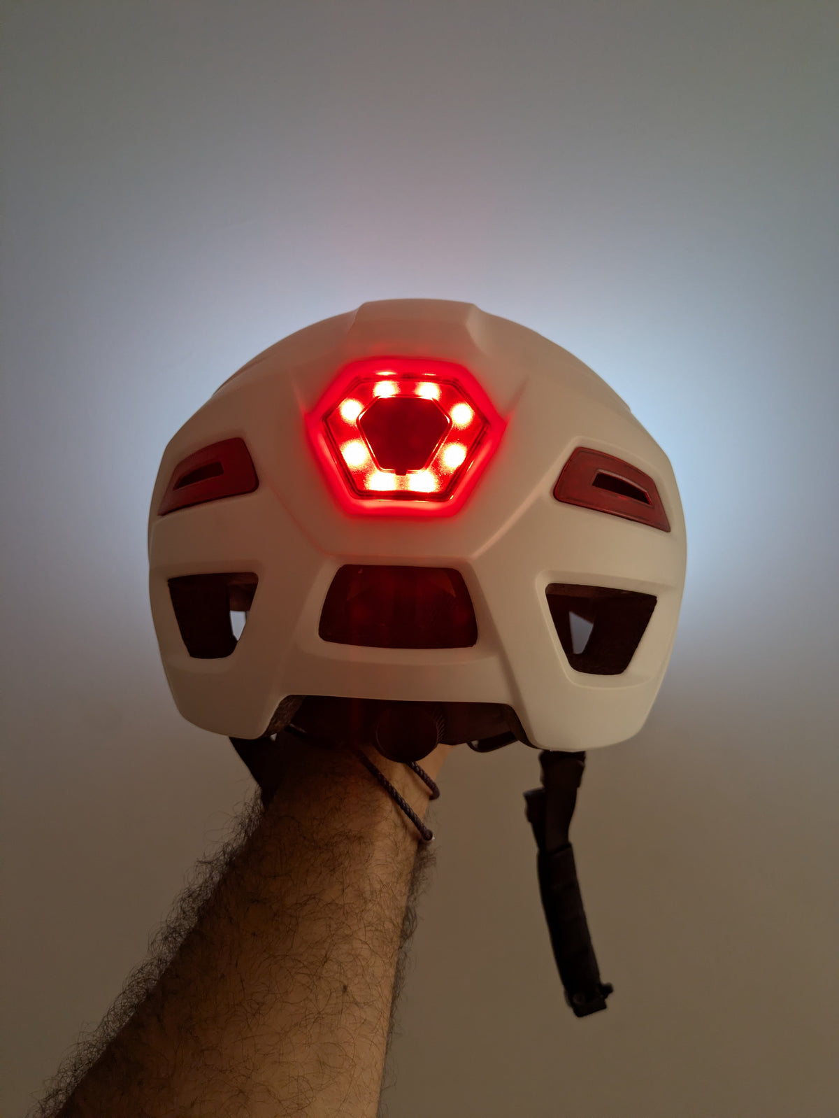 Feu arrière et clignotants du casque vélo LED